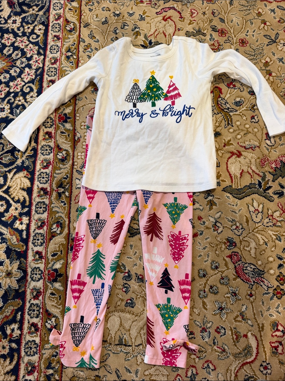 crown & ivy White Top with Pink Tree-Print Pajama Set